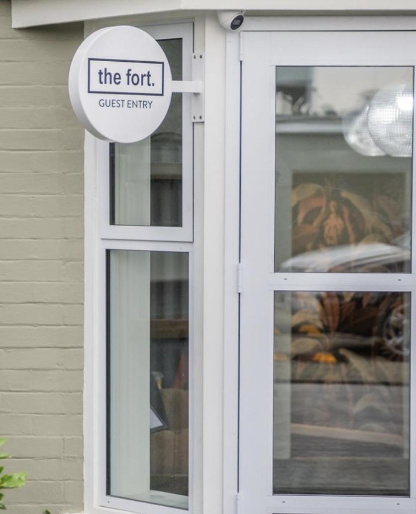 The Fort Guesthouse ティマル エクステリア 写真